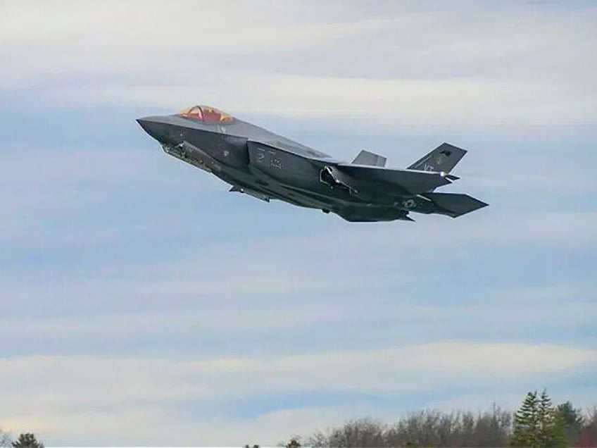 debris found in south carolina after search for missing f 35 aircraft