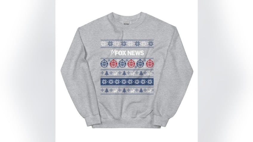 This crewneck sweatshirt is the perfect way to show your holiday spirit. 