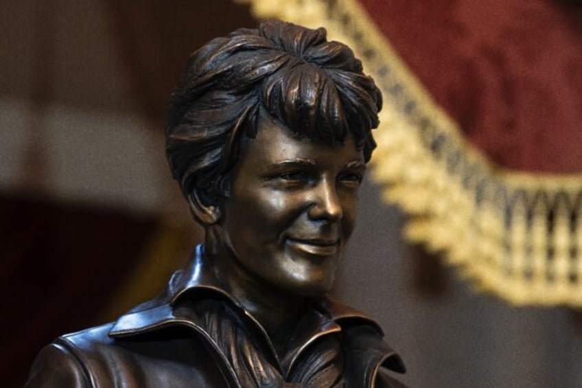 A statue of Amelia Earhart at the US Capitol