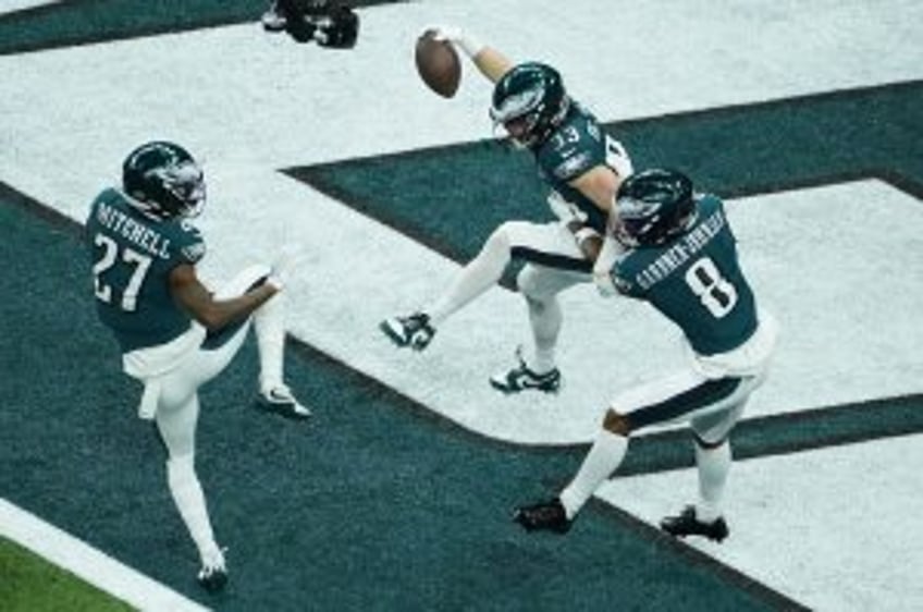 Defense helps Philadelphia Eagles deny Kansas City Chiefs Super Bowl 3-peat