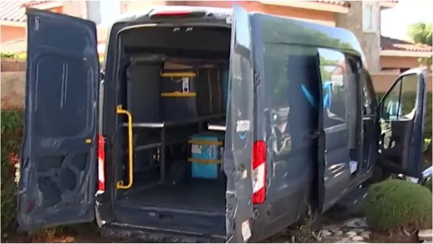 delivery drivers navigate holiday havoc as carjackers robbers disrupt package rush