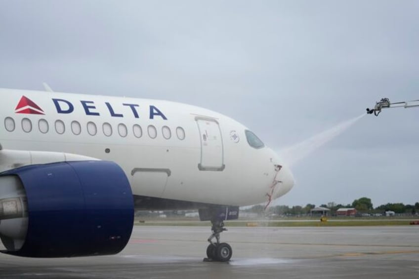 delta air lines employees work up a sweat at boot camp learning how to de ice planes