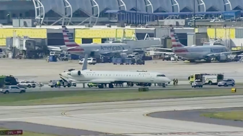 Delta plane clipped in Atlanta