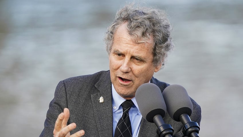 Sherrod Brown speaking at infrastructure event