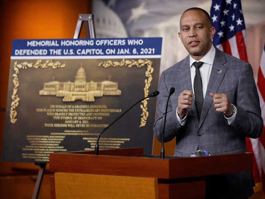 House Minority Leader Hakeem Jeffries (D-NY) talks to reporters during his weekly news con