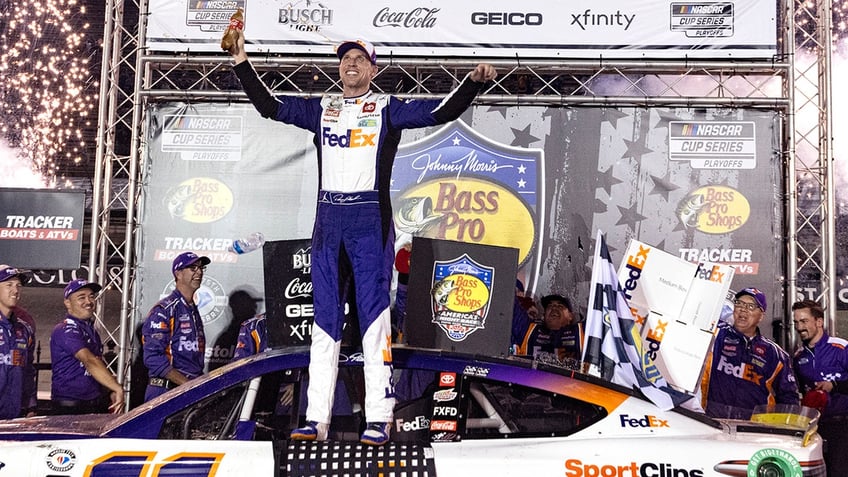 denny hamlin faces boos after bristol win nascar star delivers terse response