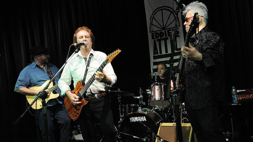 denny laine wings and moody blues co founder dead at 79