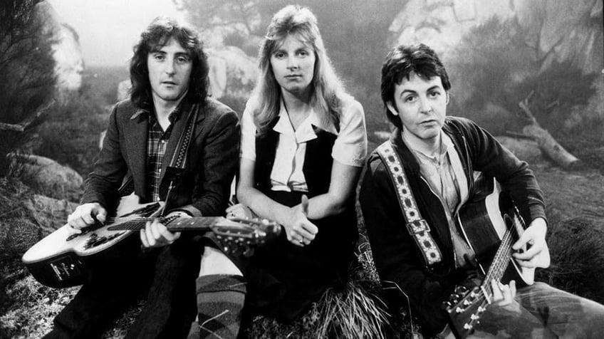 denny laine wings and moody blues co founder dead at 79