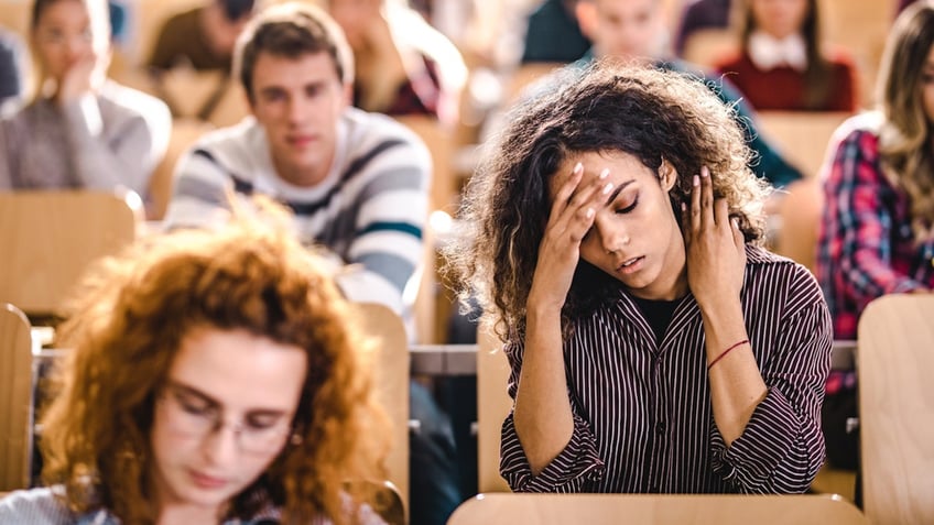 depression and anxiety rates higher among college students than their peers new study suggests