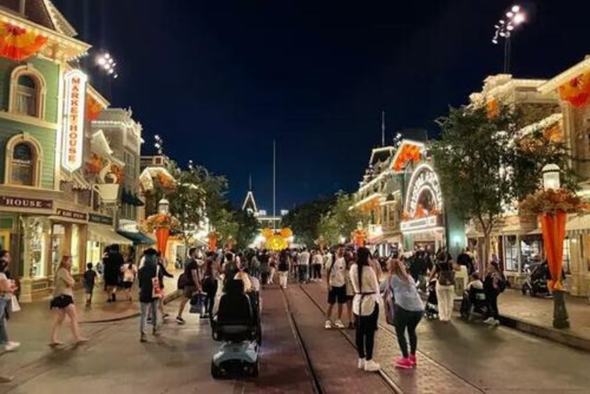 desperate disneyland slashes childrens ticket prices by more than 50