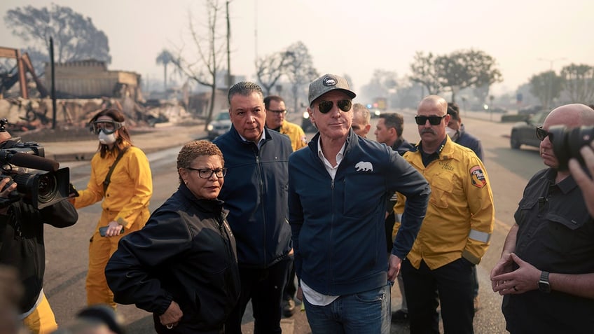 LA Mayor Bass with Gov. Newsom at wildfire scene