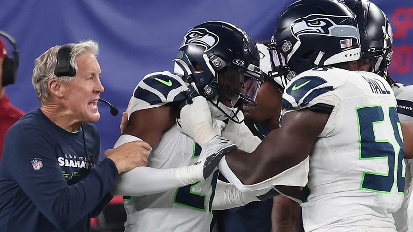 devon witherspoon returns interception 97 yards for td as seahawks blast giants daniel jones