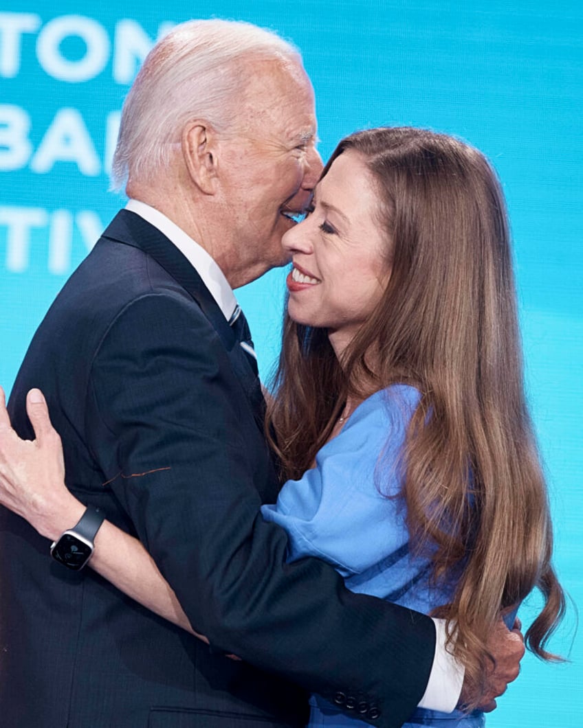 dewy eyed joe biden tells hillary clinton i love you at award presentation