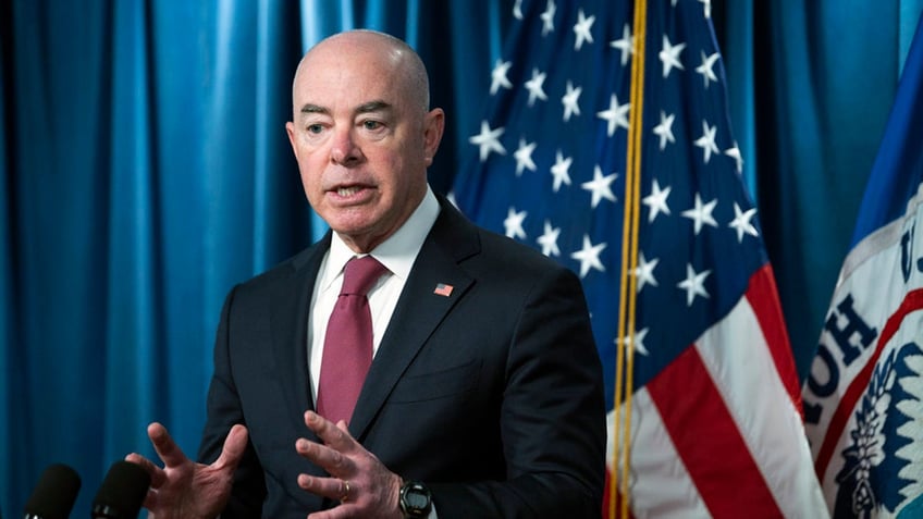 dhs calls for improvements to nycs migrant crisis operations as adams pushes back