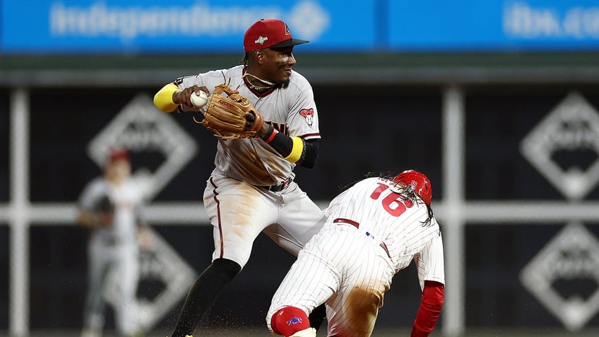 diamondbacks force game 7 after giving phillies taste of own medicine in nlcs game 6