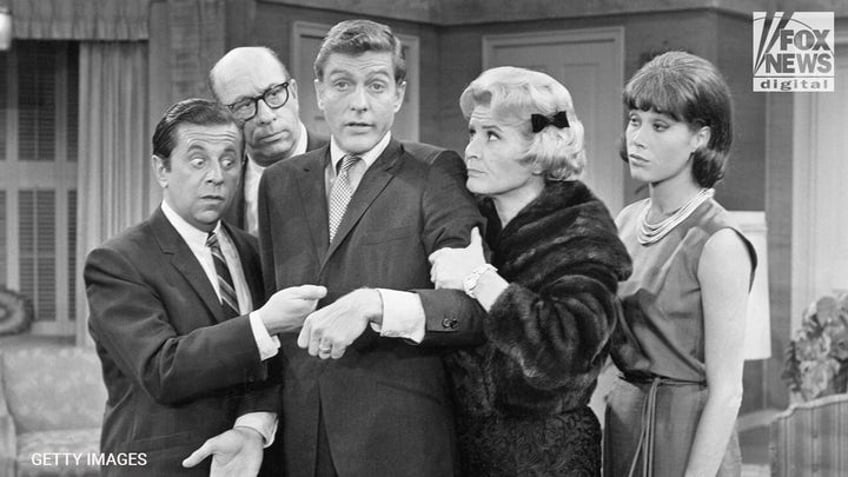 dick van dyke star had conflict with mary tyler moore during hit 60s sitcom they never became close