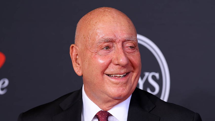 dick vitale speaks for first time in 7 months following vocal cord cancer announces broadcasting return