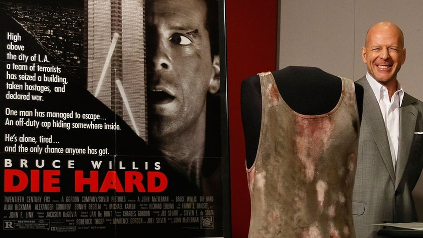 die hard secrets why arnold schwarzenegger said bruce willis would never be an action star