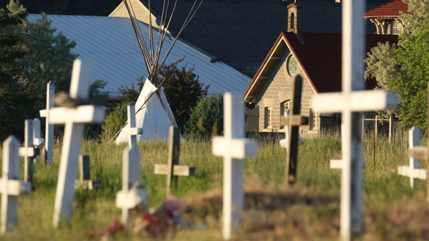 dig at canada mass burial sites finds no bodies despite trudeau media firestorm report