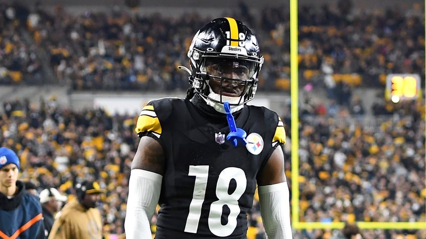 diontae johnsons first touchdown since 2021 lifts steelers over titans