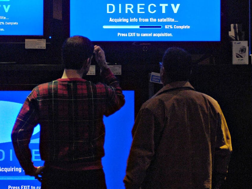 ATLANTA,GA--December 15,2006--High Definitions display a Direct TV logo in an Atlanta area