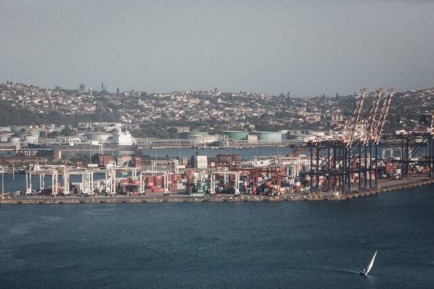 disastrous gridlock hits s africas busiest port