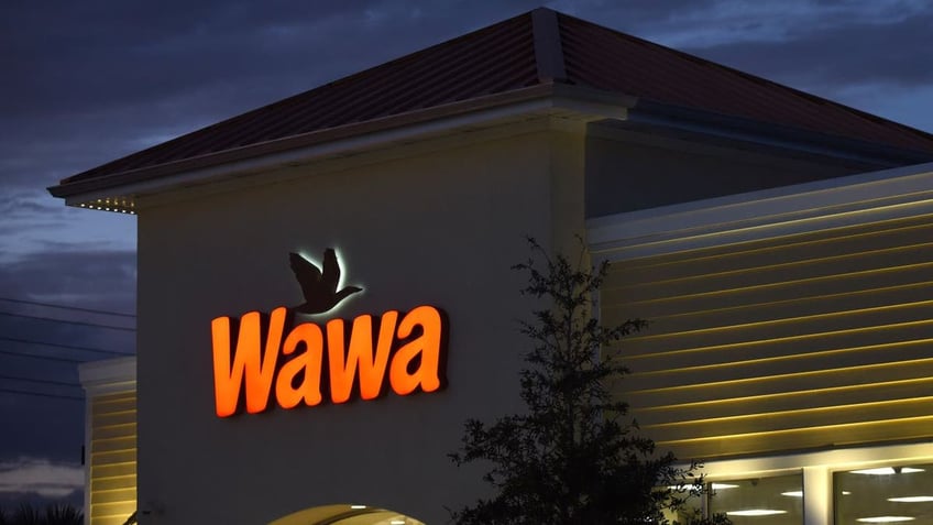 disgruntled wawa customer in florida attacks couple with wine bottle after they refused to pay for it police