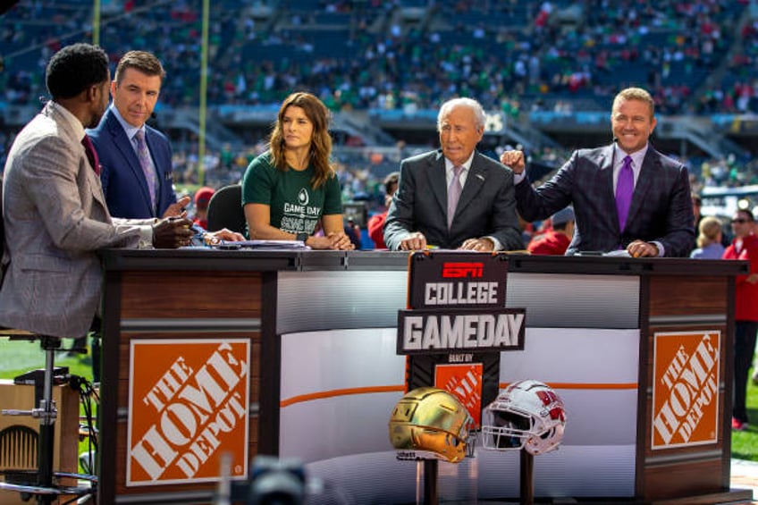 disney espn urge sports leagues to buy stake in flailing cable sports network