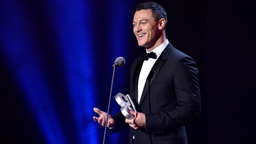 disney star luke evans drops 17 pounds in 10 weeks