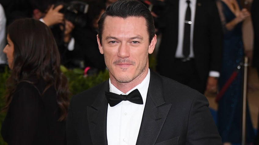 disney star luke evans drops 17 pounds in 10 weeks