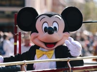 Disneyland Costumed Performers Vote to Join Labor Union