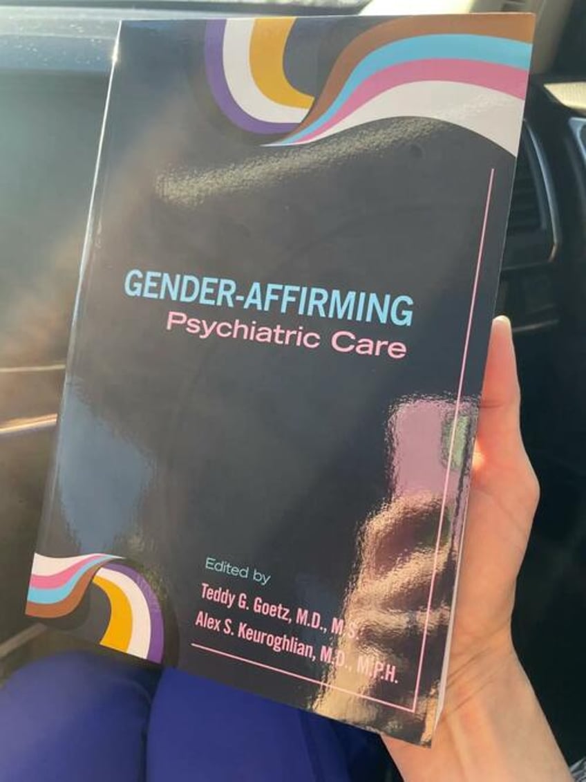 disturbing doctors call for withdrawal of psychiatry textbook promoting gender affirming care