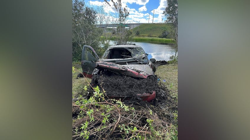 Van found in pond near Disney World with human remains inside