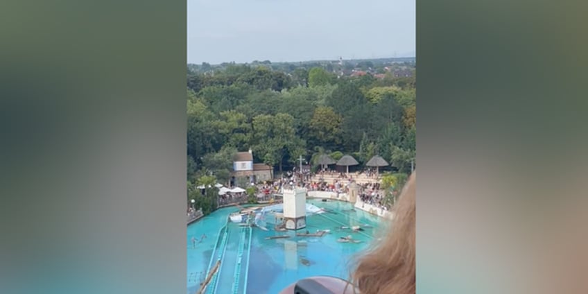 diving platform collapses at amusement parks acrobat show