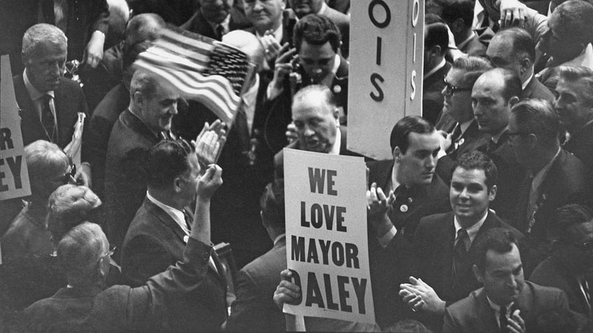 Illinois delegates holding a banner promoting Mayor of Chicago Richard Daley