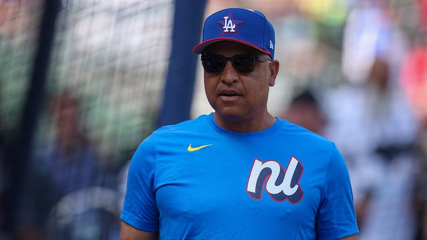 Dave Roberts before All Star Game