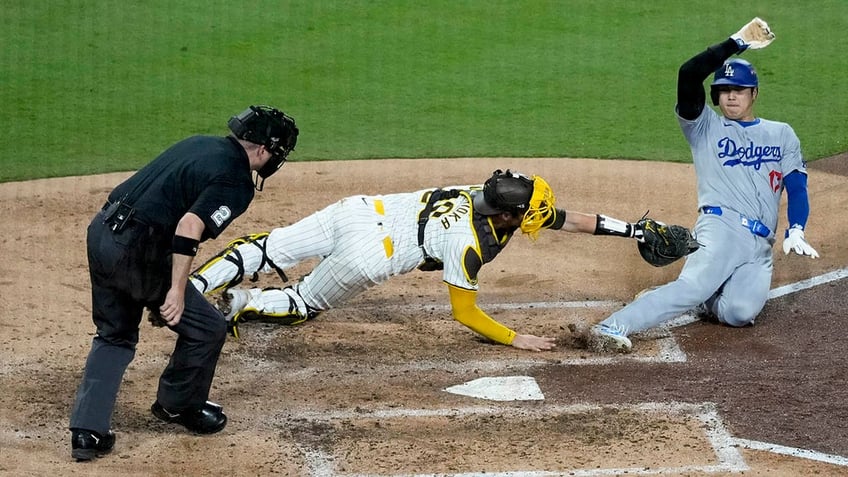 Shohei Ohtani tagged out