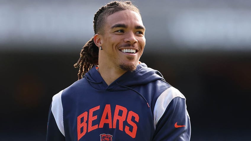 dolphins coach mike mcdaniel calls acquiring ex bears wr chase claypool an exciting opportunity