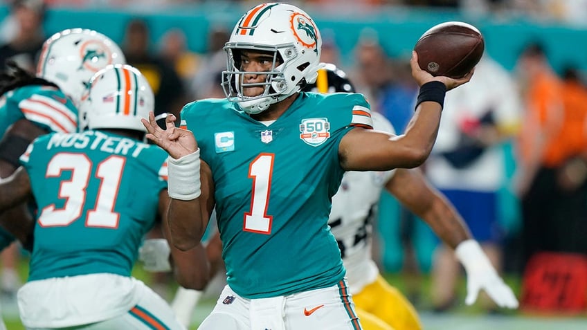 dolphins coach mike mcdaniel shuts down suggestion tua tagovailoa is a system quarterback