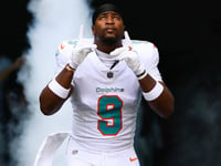 Dolphins' Jonnu Smith says teammate Calais Campbell is 'like the LeBron James of the NFL'