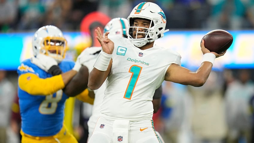 dolphins tua tagovailoa shrugs off critics who doubt his throwing abilities i dont care