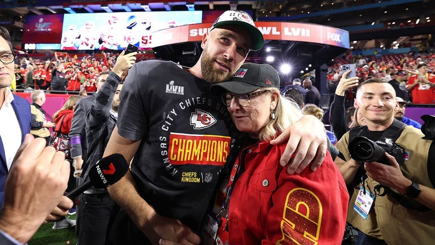 Travis Kelce celebrates with his mother Donna