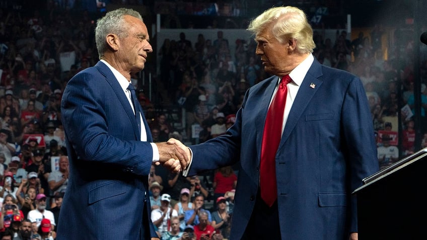 RFK Jr. on stage with Trump at Arizona rally