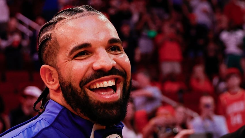 Drake at an NBA game