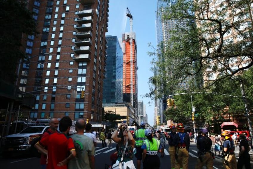 dramatic new york crane collapse injures four