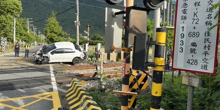 dramatic video shows drunk driver smashing into speeding train