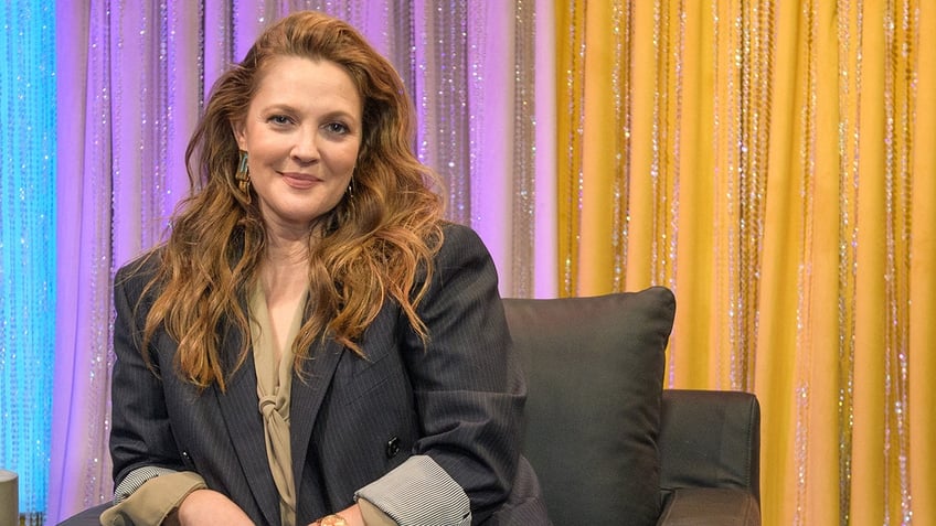 drew barrymore defies hollywood cancel culture and resumes talk show