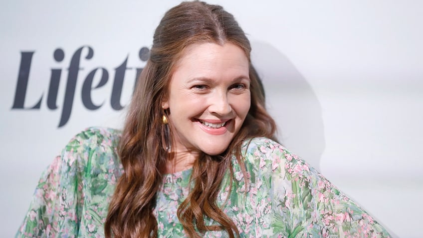 drew barrymore defies hollywood cancel culture and resumes talk show