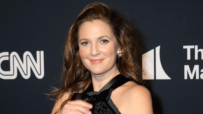 drew barrymore set to host 74th annual national book awards in new york city