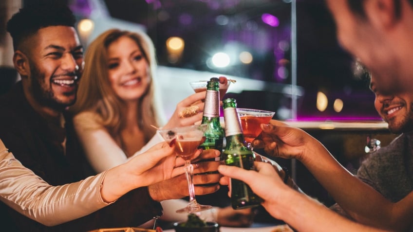 friends with drinks